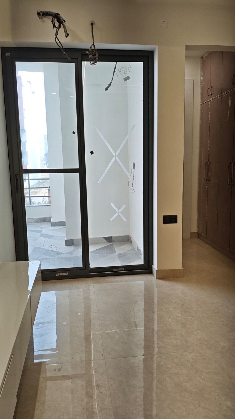 Room, parklands 3 Bedroom 250 Sq.Yd. Builder Floor In Sector 85 Faridabad 9623980