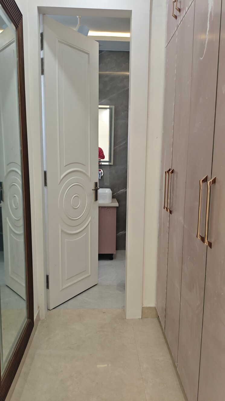 Bathroom, parklands 3 Bedroom 250 Sq.Yd. Builder Floor In Sector 85 Faridabad 9623980