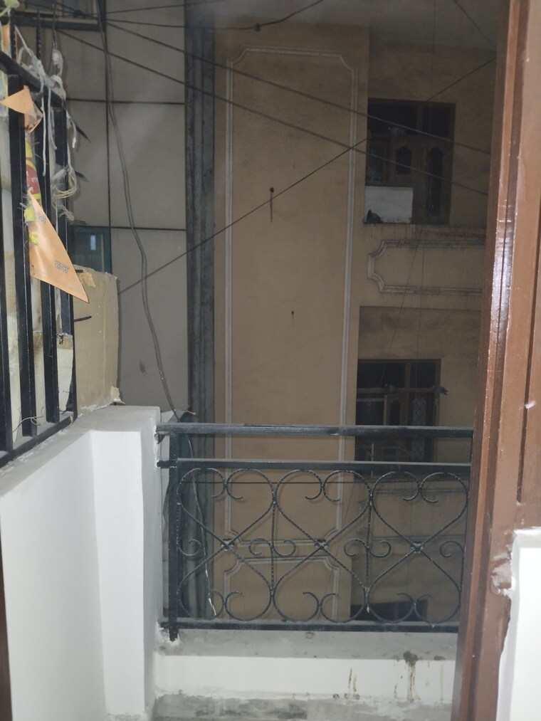 Balcony, khirki extension 1 Bedroom 400 Sq.Ft. Apartment In Khirki Extension Delhi 9623988