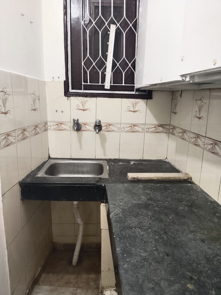 Kitchen, khirki extension 1 Bedroom 400 Sq.Ft. Apartment In Khirki Extension Delhi 9623988