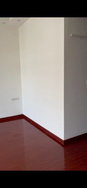 Room in 6+ BHK Apartment at TGB Meghdutam, Sector 50 – for Rent