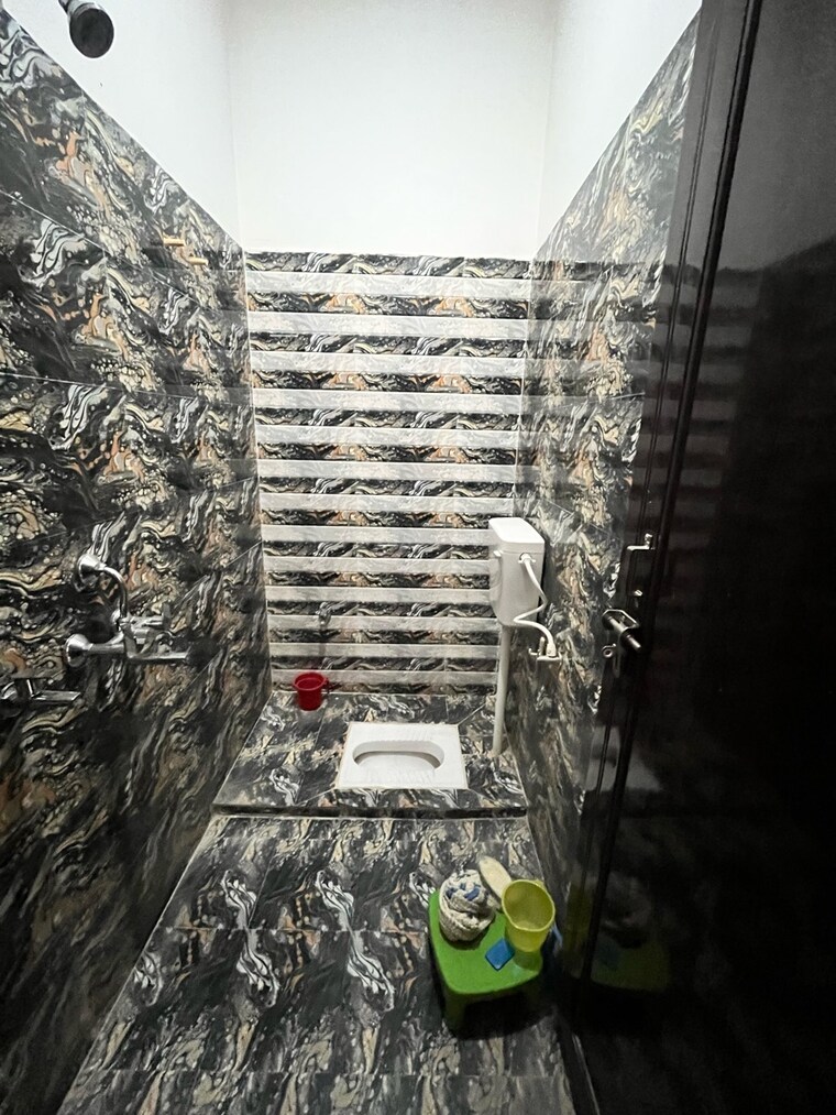 Bathroom, chinhat 3.5 Bedroom 1500 Sq.Ft. Independent House In Chinhat Lucknow 9624028