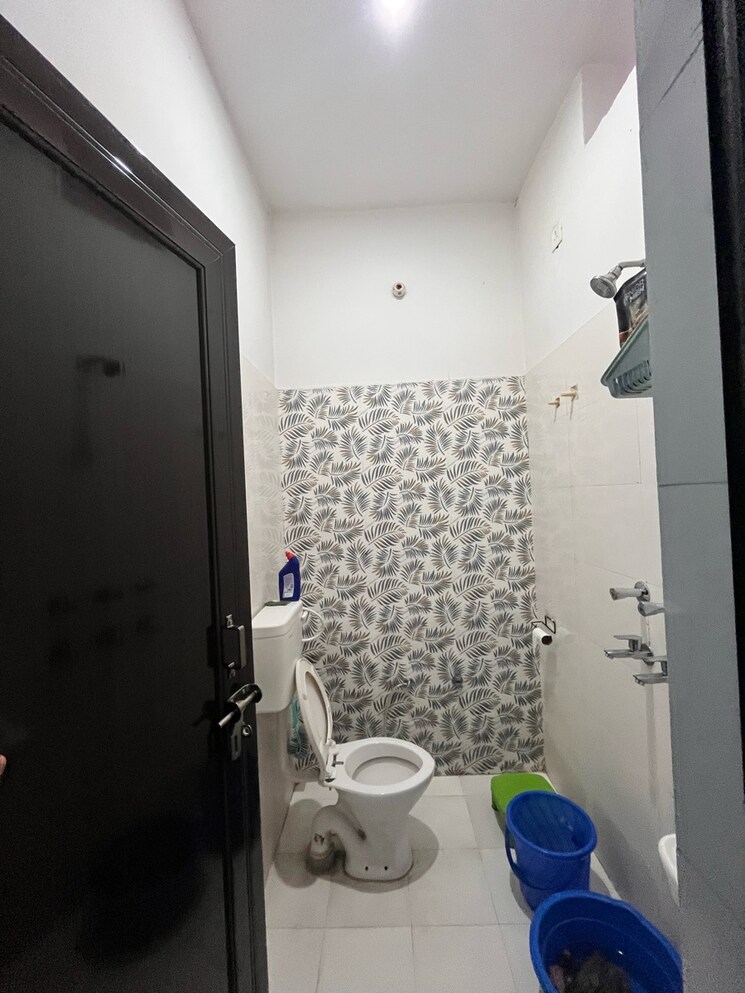 Bathroom, chinhat 3.5 Bedroom 1500 Sq.Ft. Independent House In Chinhat Lucknow 9624028