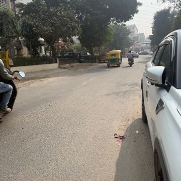 Parking in 6 BHK Independent House at Palam Vihar Residents Association, Palam Vihar – for Sale