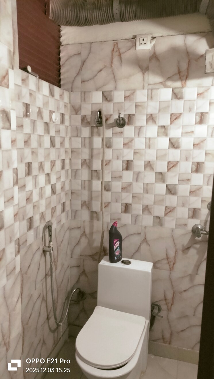 Bathroom, sahayog-chs-vasundhara-sector-9 3.5 Bedroom 112 Sq.Mt. Apartment In Vasundhara Sector 9 Ghaziabad 9624082