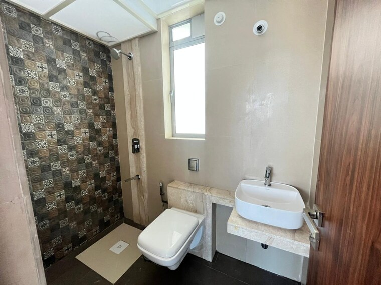 Bathroom, rajesh-white-city 2 Bedroom 650 Sq.Ft. Apartment In Kandivali East Mumbai 9623965