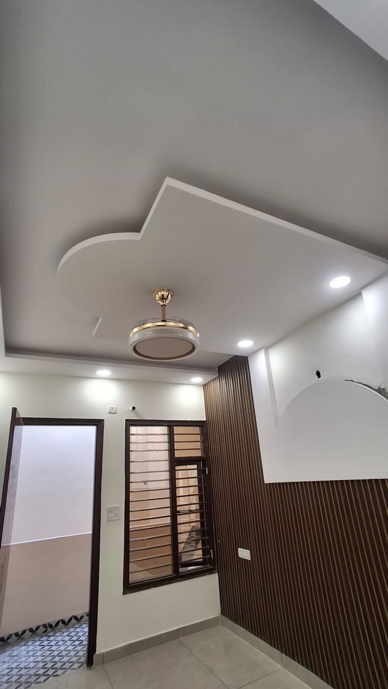 Room, dhakoli 3 Bedroom 108 Sq.Yd. Independent House In Dhakoli Zirakpur 9624095