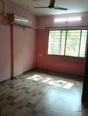 Room in 2 BHK Apartment at Amrut Runwal Meadows, Kothrud – for Rent