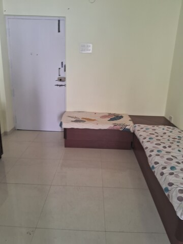 Room in 2 BHK Apartment at Surobhi Park, Aundh – for Rent