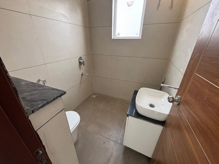 Bathroom, pir machalla 3 Bedroom 1250 Sq.Ft. Builder Floor In Pir Machalla Zirakpur 9624115
