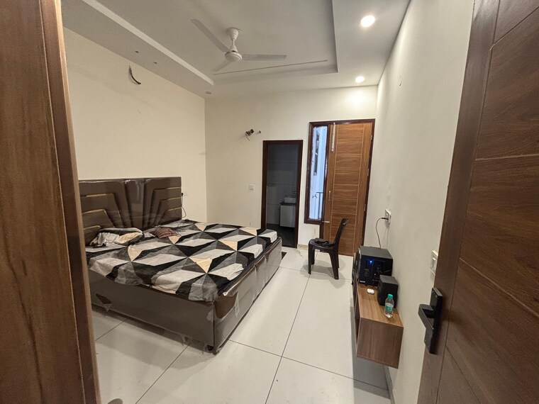 Room, pir machalla 3 Bedroom 1250 Sq.Ft. Builder Floor In Pir Machalla Zirakpur 9624115