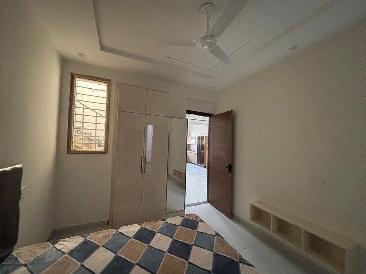 Room, pir machalla 3 Bedroom 1250 Sq.Ft. Builder Floor In Pir Machalla Zirakpur 9624115