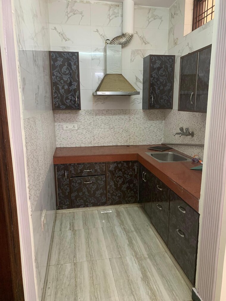 Kitchen, rwa-residential-society-sector-46 2 Bedroom 100 Sq.Yd. Builder Floor In Sector 46 Gurgaon 9624121