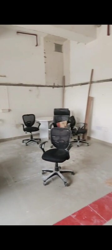 Master Bedroom in 3 BHK Builder Floor at Ardee City, Sector 52 – for Rent