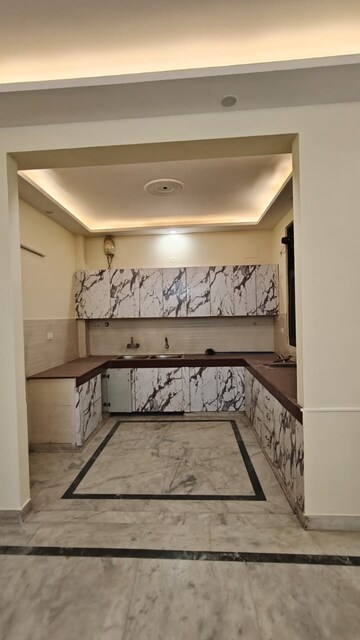 Furnished Amenities in 3 BHK Builder Floor at Ardee City, Sector 52 – for Rent