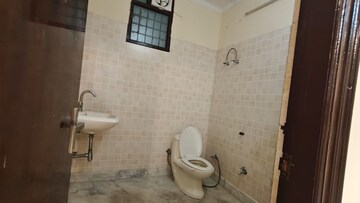Bathroom in 3 BHK Builder Floor at Ardee City, Sector 52 – for Rent