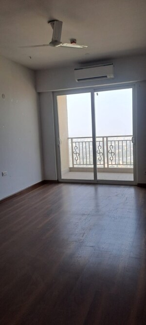 Room in 3 BHK Apartment at Emaar Palm Gardens, Sector 83 – for Sale
