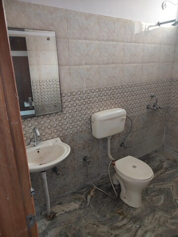 Bathroom in 2 BHK Builder Floor at RWA Residential Society Sector 46, Sector 46 – for Rent