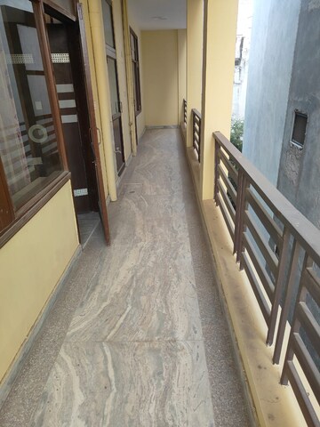 Balcony in 2 BHK Builder Floor at RWA Residential Society Sector 46, Sector 46 – for Rent