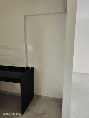 Room in 2 BHK Apartment at Majestique Towers, Kharadi – for Sale