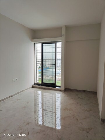 Room in 2 BHK Apartment at Majestique Towers, Kharadi – for Sale