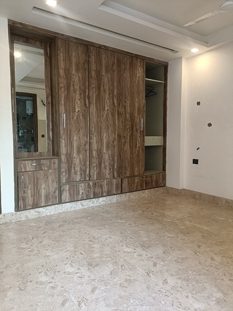 Room, sushant lok i 3 Bedroom 1350 Sq.Ft. Builder Floor In Sushant Lok I Gurgaon 9624174