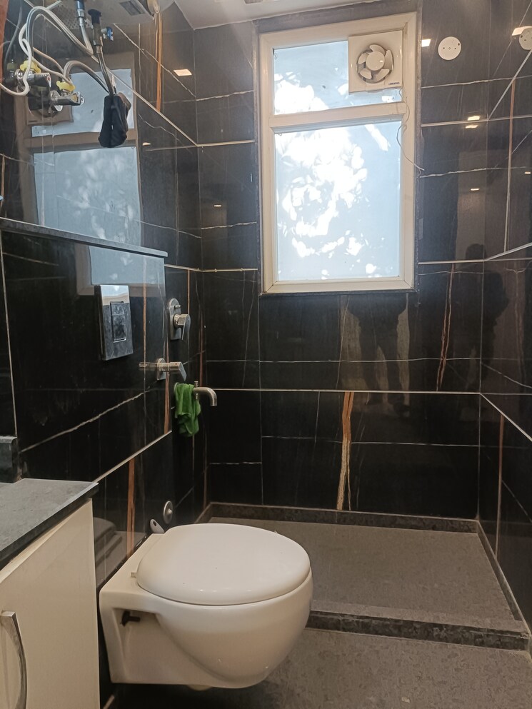 Bathroom, sushant lok i 3 Bedroom 1350 Sq.Ft. Builder Floor In Sushant Lok I Gurgaon 9624174