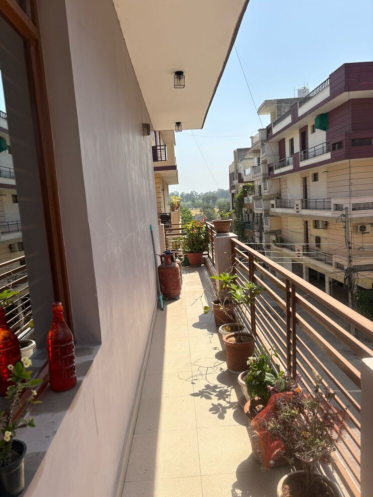 Balcony, shri-devaji-residency 3 Bedroom 1300 Sq.Ft. Apartment In Dhakoli Zirakpur 9624173