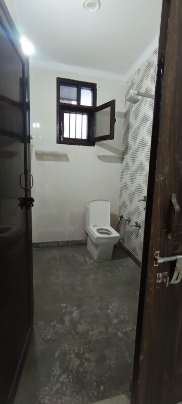 Master Bedroom in 3 BHK Builder Floor at Dwarka Mor – for Rent