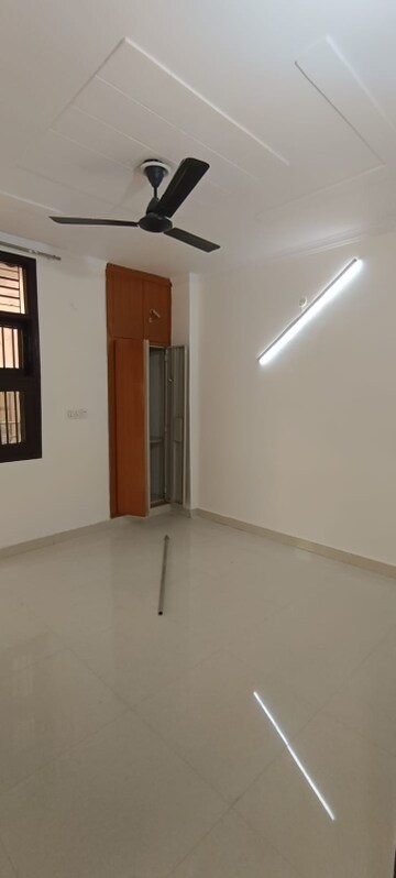 3 BHK Builder Floor For Rent in Dwarka Mor