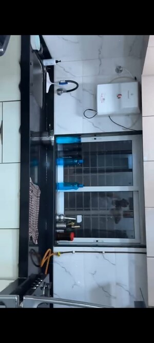 Furnished Amenities in 2 BHK Apartment at Samar Heights, Antop Hill – for Sale