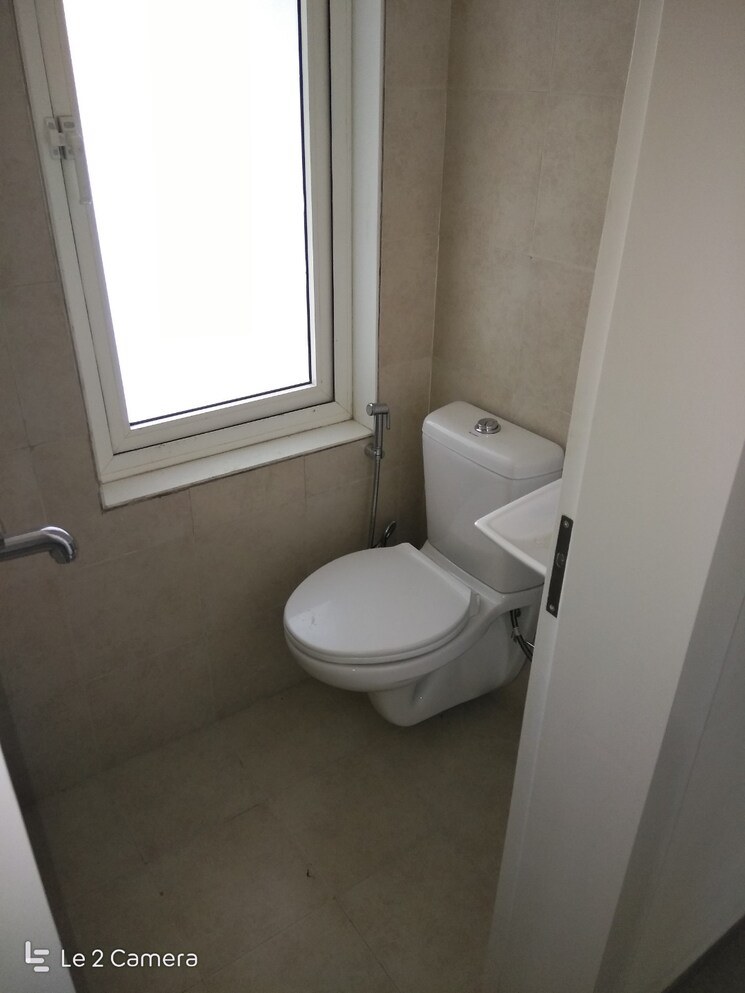 Bathroom, lodha-fiorenza 3 Bedroom 1025 Sq.Ft. Apartment In Goregaon East Mumbai 9624194