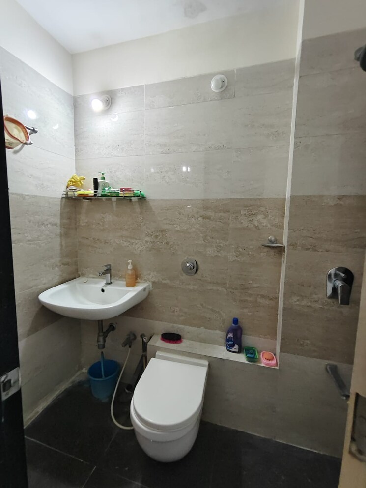 Bathroom, raunak-unnathi-greens 2 Bedroom 600 Sq.Ft. Apartment In Kasarvadavali Thane 9624204