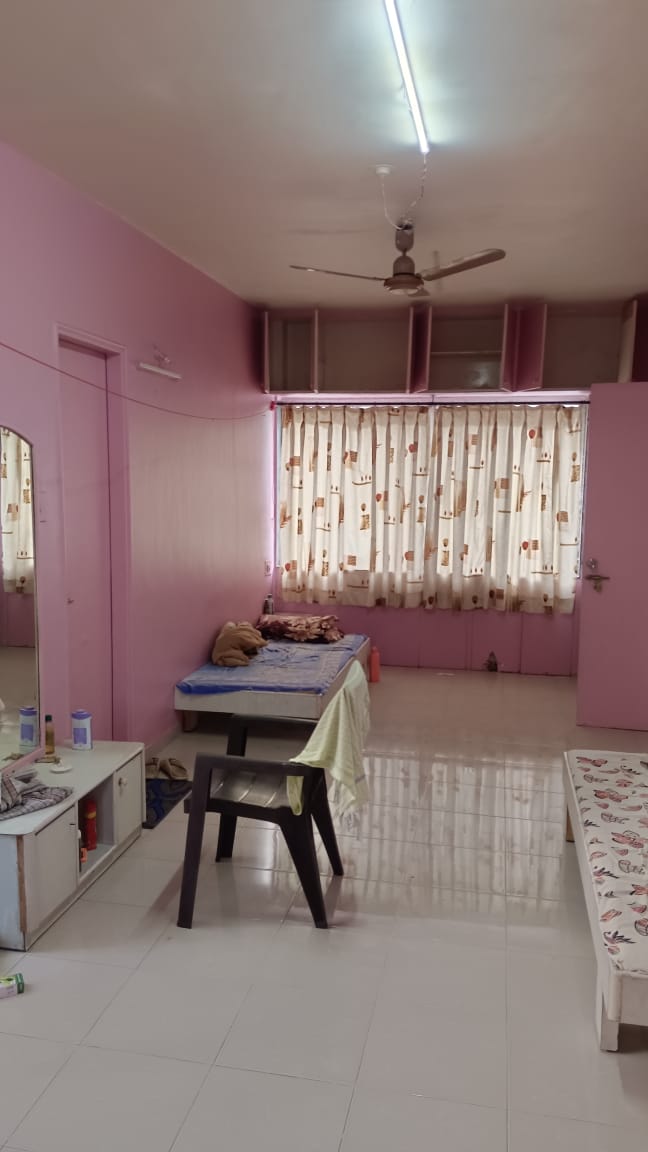 3 BHK + Extra Room Apartment For Rent in Market yard