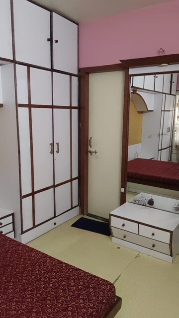 Room in 3 BHK Apartment at Market Yard – for Rent