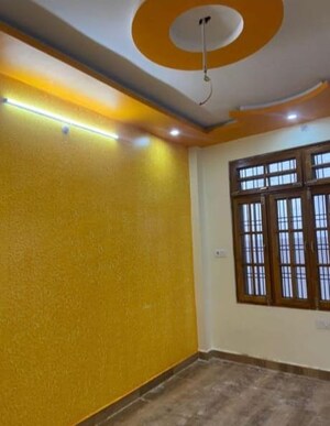 Room in 3 BHK Villa at Safedabad – for Sale