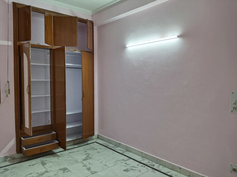 Room, khirki extension 2 Bedroom 800 Sq.Ft. Apartment In Khirki Extension Delhi 9624223