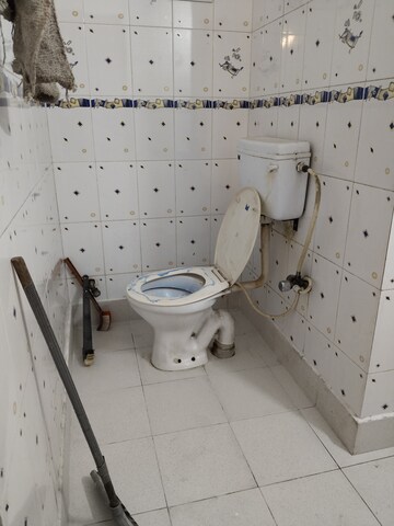 Bathroom in 2 BHK Apartment at Khirki Extension – for Rent