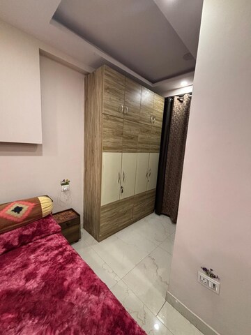 Room in 4 BHK Builder Floor at Green Fields Colony – for Rent