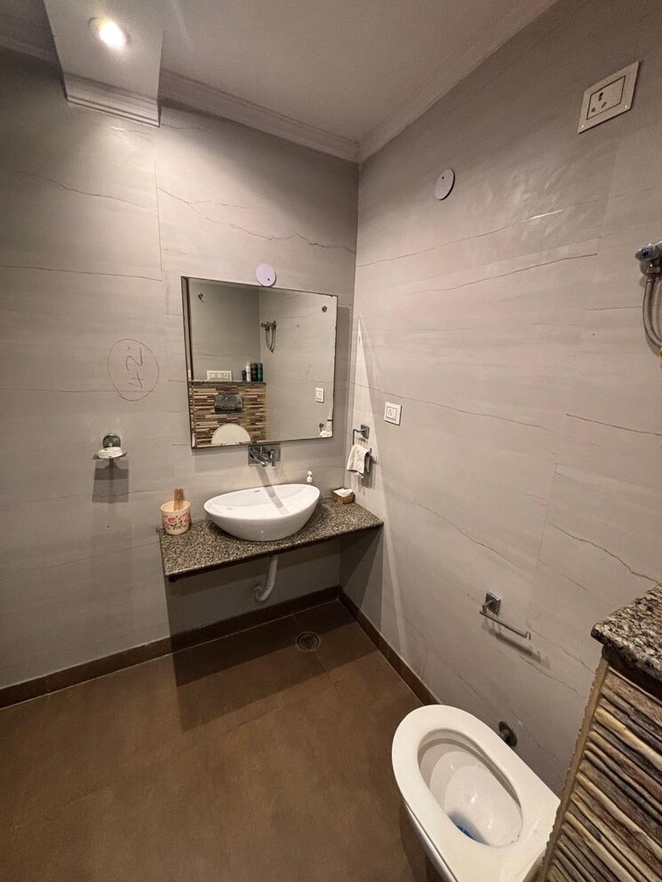 Bathroom, green fields colony 4 Bedroom 2000 Sq.Ft. Builder Floor In Green Fields Colony Faridabad 9624267