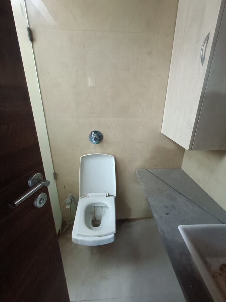 Bathroom, kabra-aurum 1 Bedroom 530 Sq.Ft. Apartment In Goregaon West Mumbai 9624299