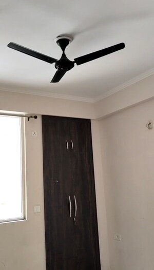 Furnished Amenities in 3 BHK Apartment at Amrapali Golf Homes, Sector 4 Greater Noida – for Rent