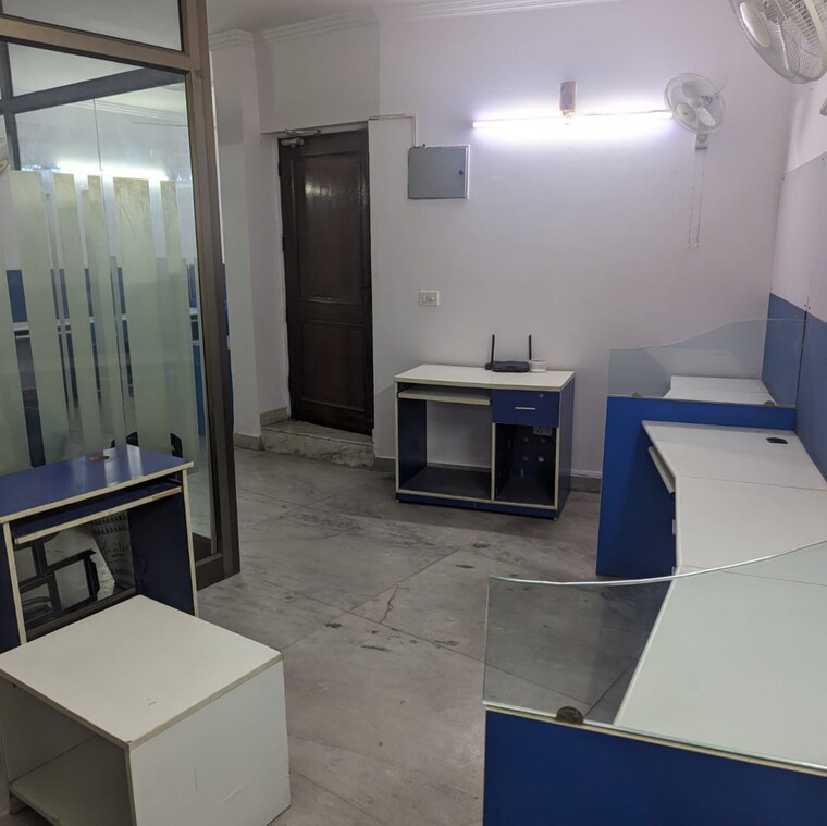 Team Area, lajpat nagar Commercial Office Space 900 Sq.Ft. In Lajpat Nagar Delhi 9624280