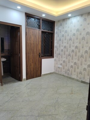 Room in 2 BHK Apartment at Panchsheel Vihar – for Rent