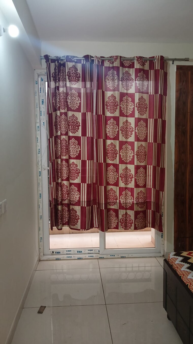 Room, shiva-enclave-zirakpur 3 Bedroom 945 Sq.Ft. Apartment In Patiala Road Zirakpur 9624294