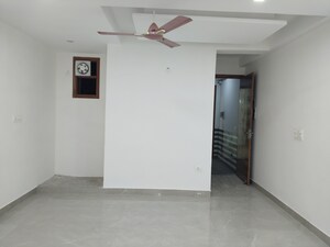 Room in 1 BHK Apartment at Panchsheel Vihar – for Rent