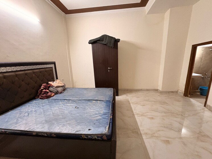 Bedroom, vasant kunj 3 Bedroom 1700 Sq.Ft. Apartment In Vasant Kunj Delhi 9624320