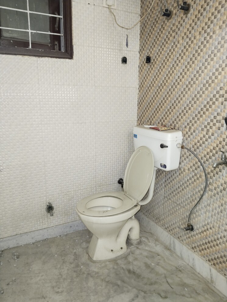 Bathroom, panchsheel vihar 2 Bedroom 900 Sq.Ft. Apartment In Panchsheel Vihar Delhi 9624317