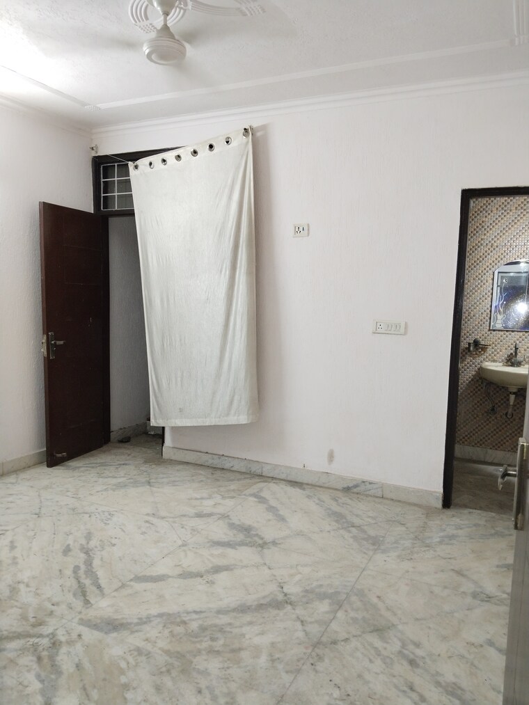 Room, panchsheel vihar 2 Bedroom 900 Sq.Ft. Apartment In Panchsheel Vihar Delhi 9624317