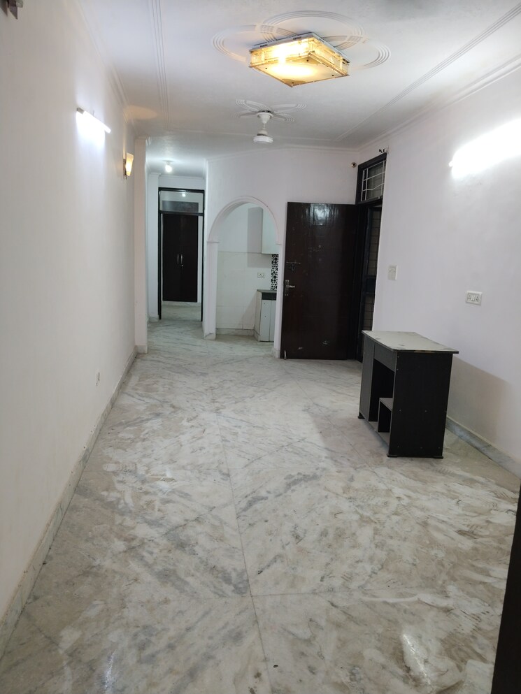 Room, khirki extension 1 Bedroom 500 Sq.Ft. Apartment In Khirki Extension Delhi 9624328